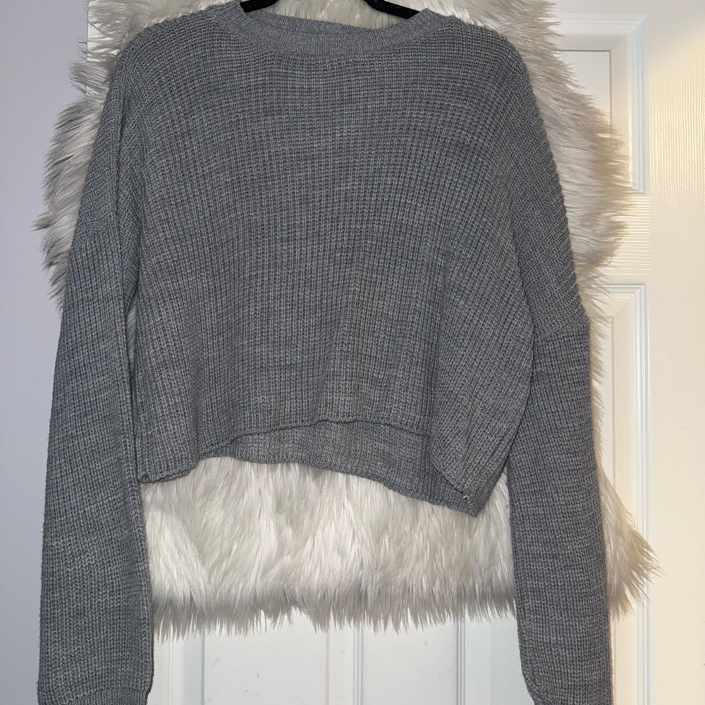 Gray Cropped Ribbed Crew Neck Sweater